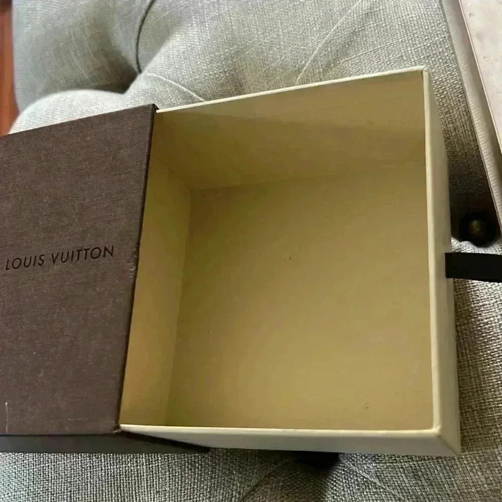 Louis Vuitton gift box - Picture 3 of 4